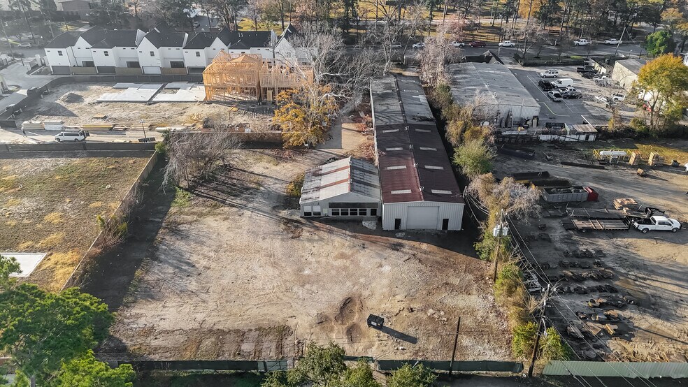 More Photos Of 901 Marcella St, Houston Warehouse For Lease