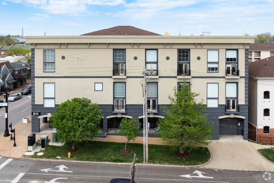 More Photos Of 141 E Madison Ave, Kirkwood Apartments For Lease