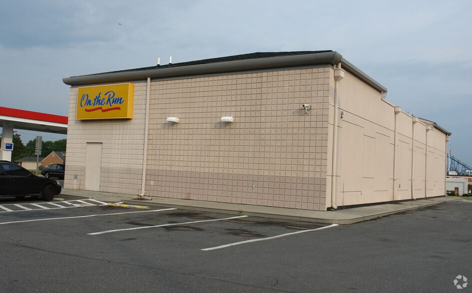 More Photos Of 240 Carowinds Blvd, Fort Mill Convenience Store For Lease