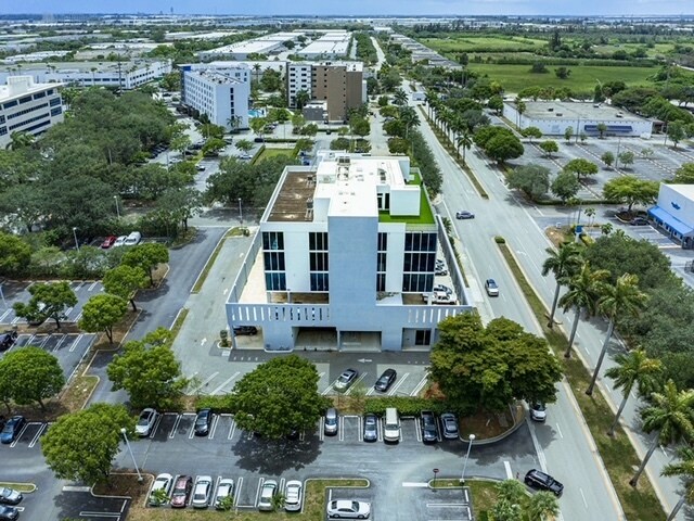 More Photos Of 10450 NW 33rd St, Doral Office For Sale
