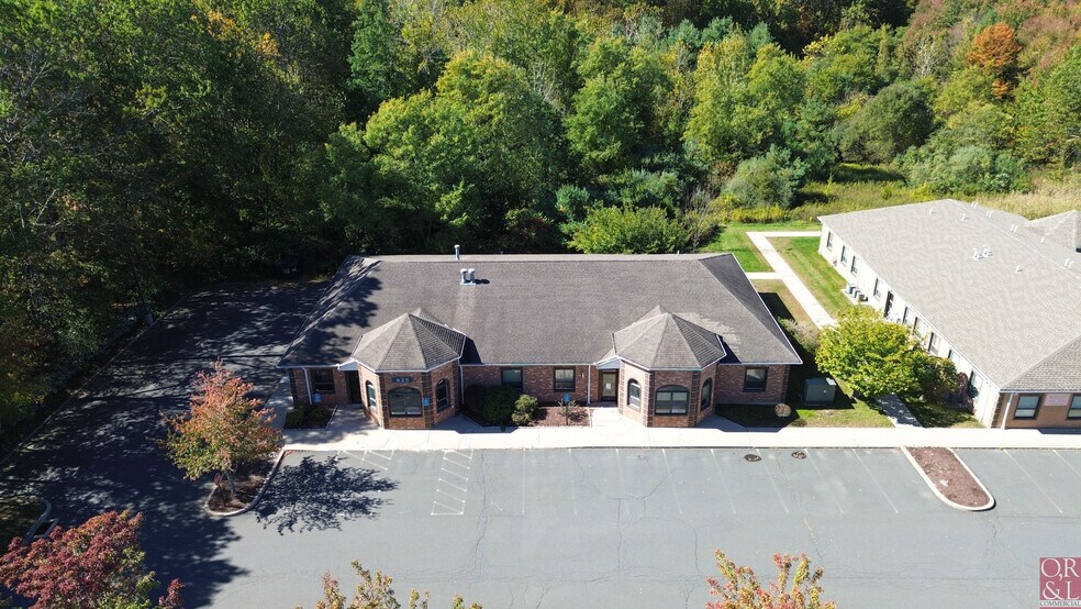 More Photos Of 625 Clark Ave, Bristol Medical For Lease
