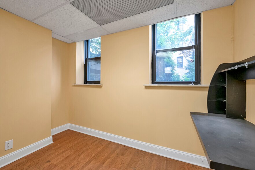 More Photos Of 2 W End Ave, Brooklyn Apartments For Lease