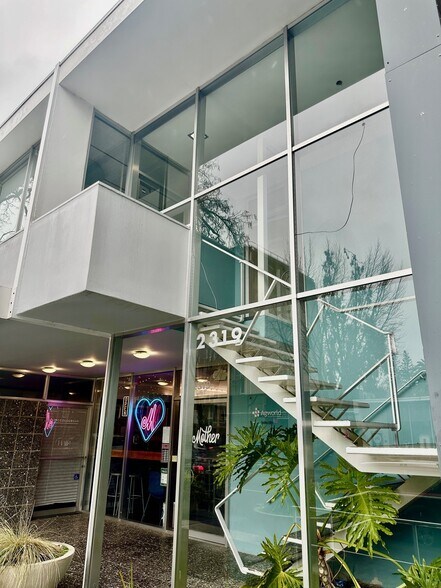 More Photos Of 2319 K St, Sacramento Storefront Retail Office For Lease