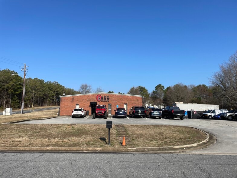 More Photos Of 50 Grayson Industrial Pky, Grayson Warehouse For Sale