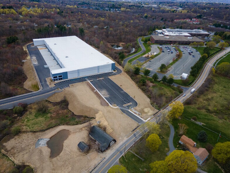 More Photos Of 384-386 South St, Shrewsbury Distribution For Lease