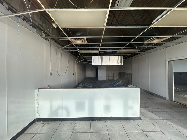 More Photos Of 1515 Washington Blvd, Mckeesport Storefront For Sale