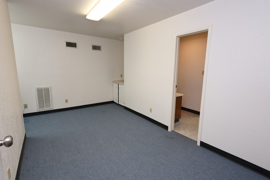 More Photos Of 6511 Stewart Rd, Galveston Office For Lease