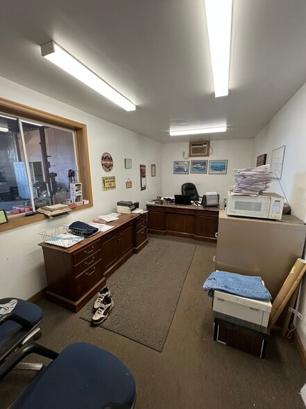 Primary Photo Of 707 Secane Rd, Primos Auto Repair For Sale