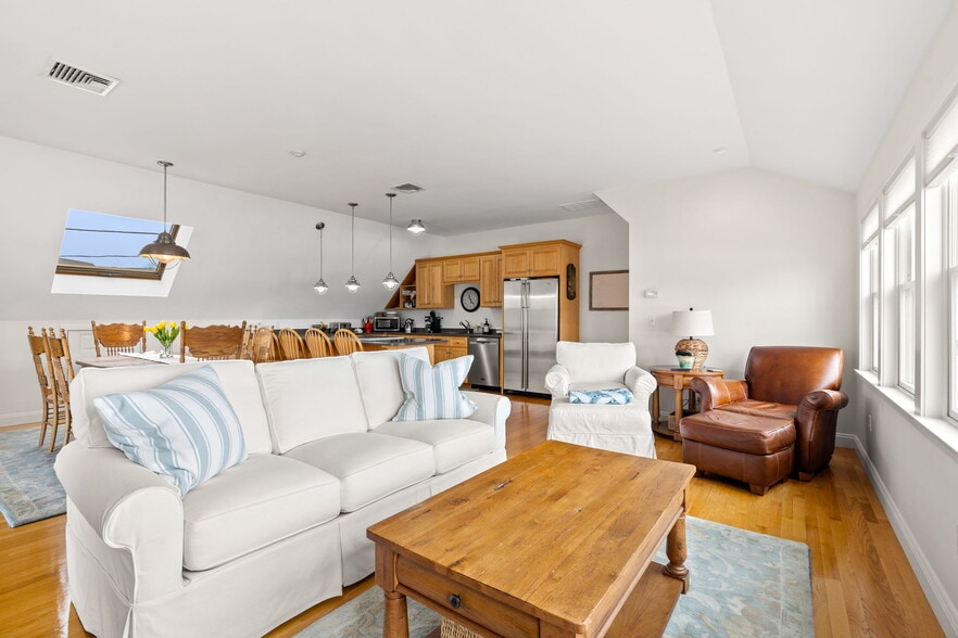 More Photos Of 112 Liberty St, Danvers Marina For Sale