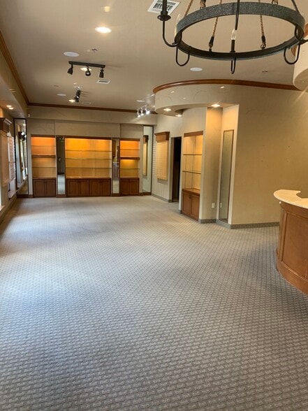 More Photos Of 1511 W McDermott Dr, Allen Medical For Sale