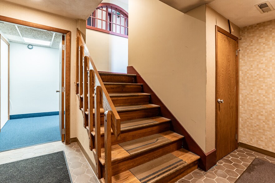 More Photos Of 55 Jefferson Blvd, Warwick Office For Sale