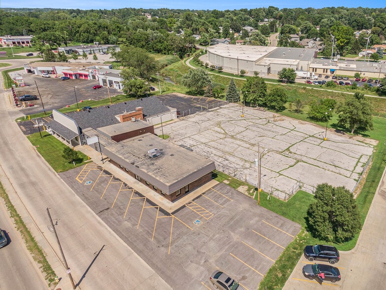 More Photos Of 3525 N 90th St, Omaha Freestanding For Lease