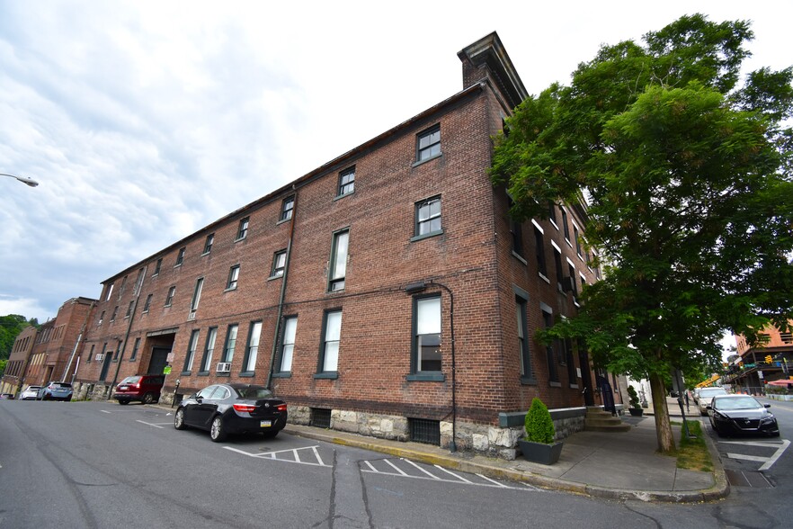 More Photos Of 230-234 Ferry St, Easton Loft Creative Space For Sale