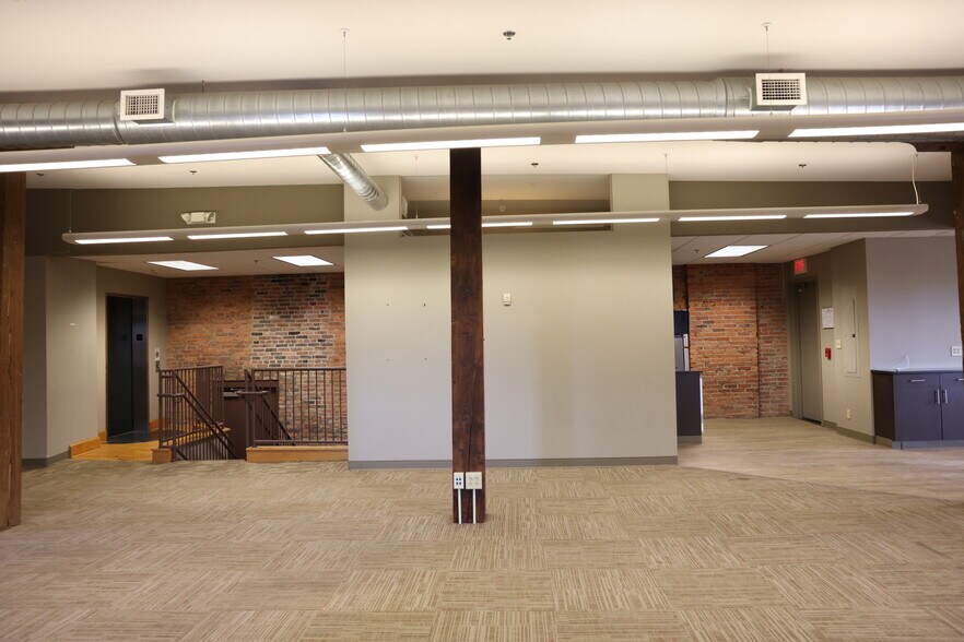 More Photos Of 316 S Clinton St, Syracuse Loft Creative Space For Lease