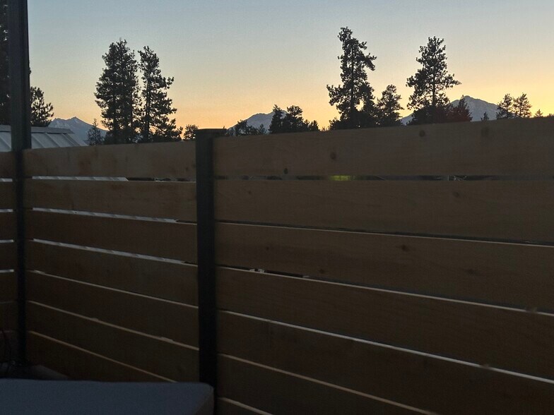 More Photos Of 592 N Sisters Park Ct, Sisters Flex For Sale