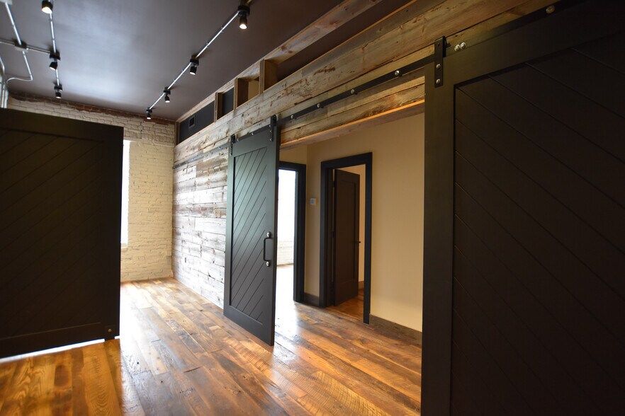 More Photos Of 128 King St, Alexandria Storefront Retail Office For Lease