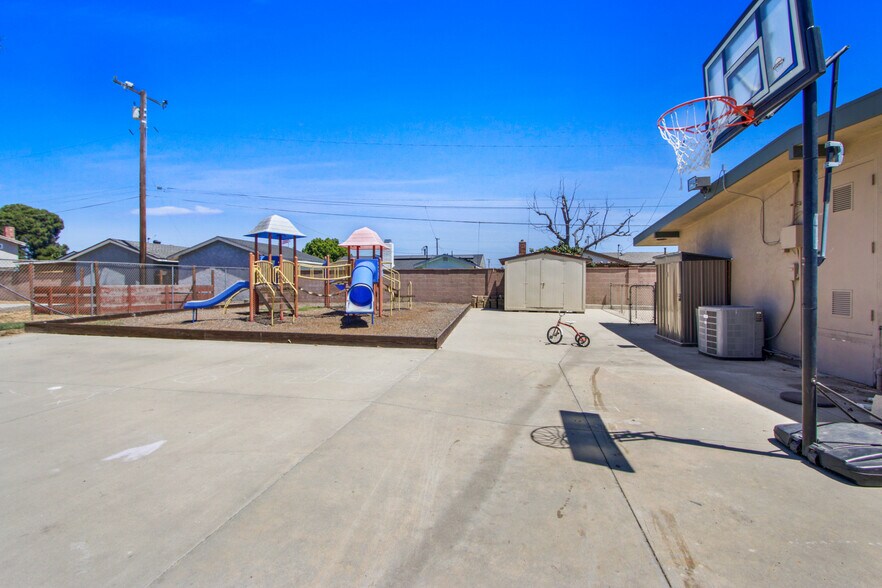 More Photos Of 6575 Crescent Ave, Buena Park Schools For Lease