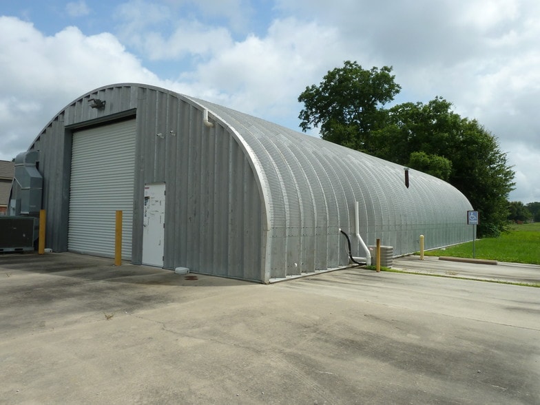 Primary Photo Of 282 Rees St, Breaux Bridge Light Distribution For Sale