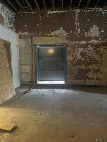 More Photos Of 301 S Oakwood, Detroit Warehouse For Sale