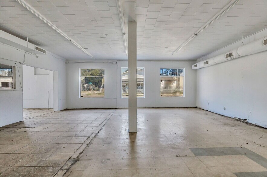 More Photos Of 2203 Skidaway Rd, Savannah Freestanding For Sale