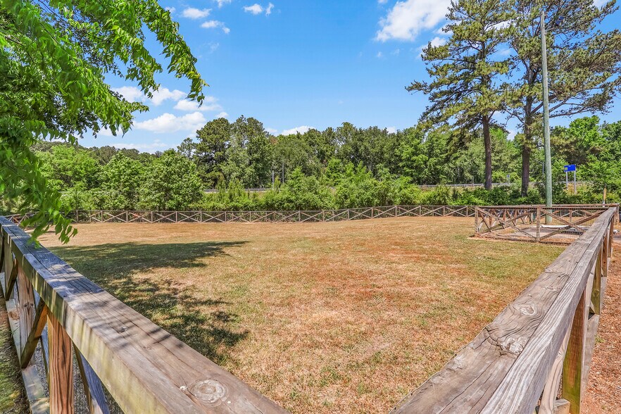 More Photos Of 500 Buff Blvd, Summerton General Retail For Sale