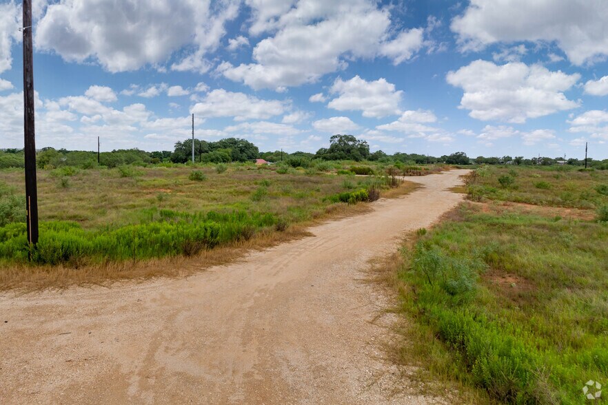 More Photos Of 20231 Pleasanton Rd, San Antonio Trailer Camper Park For Sale