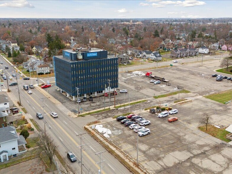 More Photos Of 1100 W Saginaw St, Lansing Medical For Sale