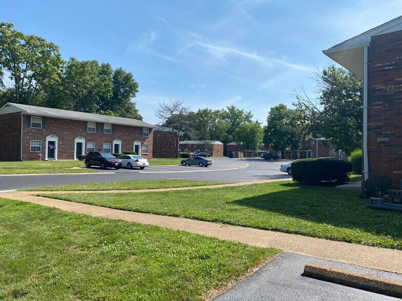 More Photos Of 1624 Northwinds Estates Dr, Saint Louis Apartments For Sale