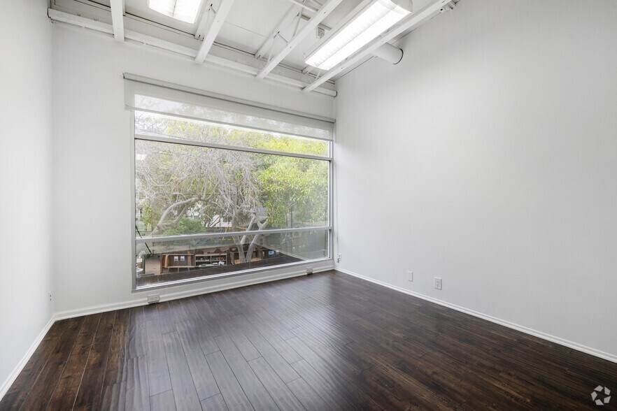 More Photos Of 5969 Washington Blvd, Culver City Loft Creative Space For Lease