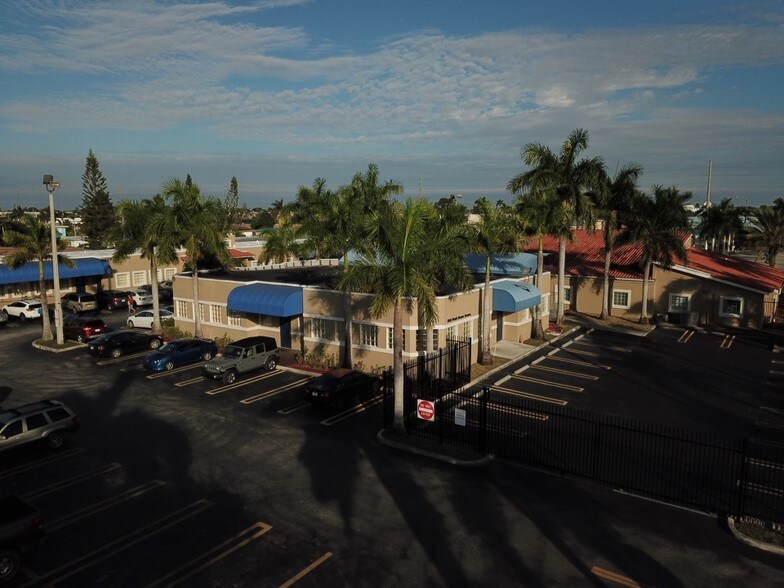 More Photos Of 1446 N Krome Ave, Florida City Office For Sale