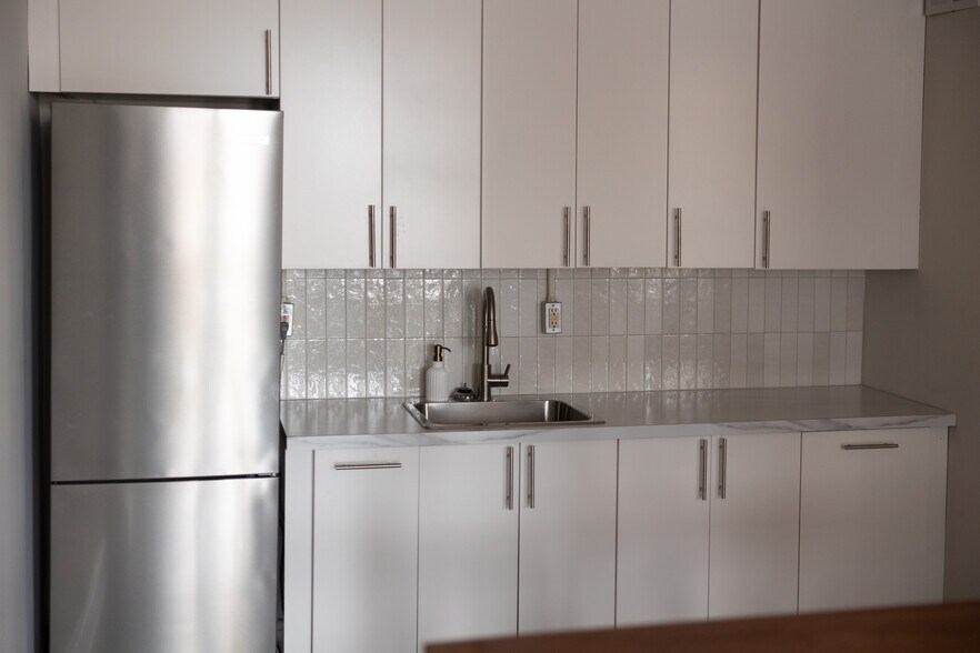 More Photos Of 401-403 Scott Blvd, Covington Storefront Retail Residential For Lease