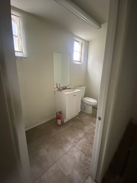 More Photos Of 423-427 S Bascom Ave, San Jose Unknown For Lease