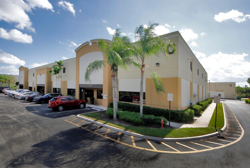 More Photos Of 6250-6270 N Hiatus Rd, Tamarac Unknown For Lease