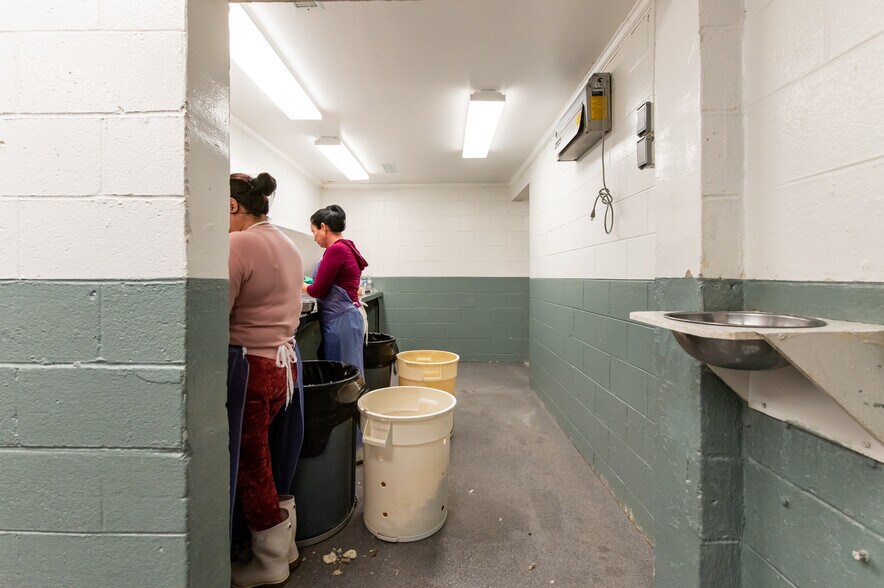 More Photos Of 16552 General Puller Hwy, Deltaville Specialty For Sale