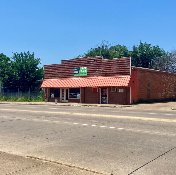 More Photos Of 2225 N Main St, Fort Worth Storefront For Lease