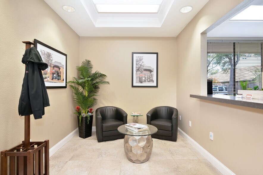 More Photos Of 8700 Auburn Folsom Rd, Granite Bay Office For Lease