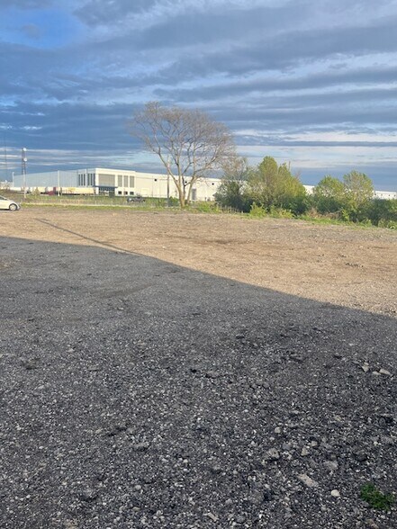 More Photos Of 23906 S Frontage Rd, Channahon Service For Sale