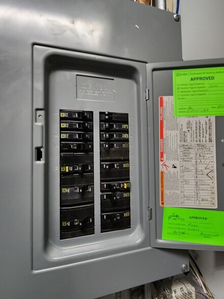 More Photos Of 635 N 9th St, Kalamazoo Freestanding For Lease