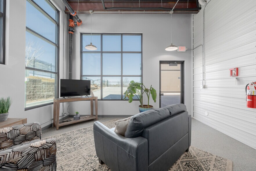 More Photos Of 560-580 Ames St, Lakewood Self Storage For Sale