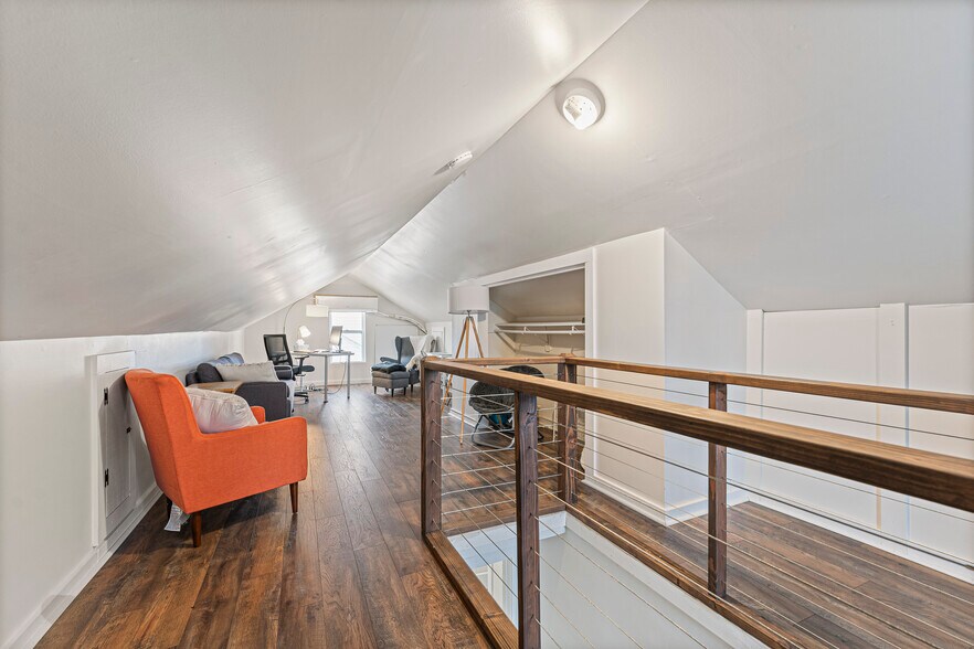 More Photos Of 102 Sw 2nd St, Lee's Summit Office For Sale