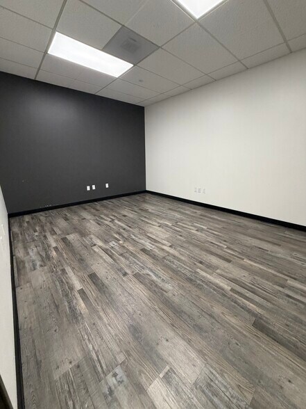 More Photos Of 13927 Saticoy St, Panorama City Movie Radio TVStudio For Lease