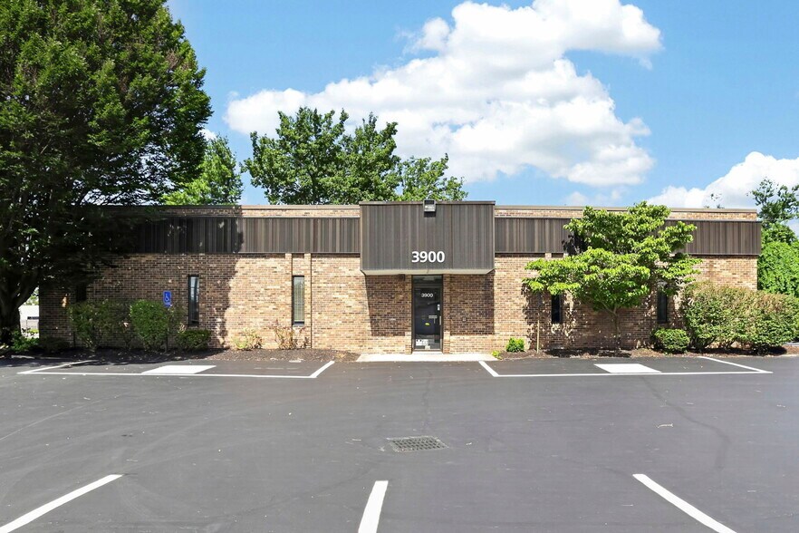 Primary Photo Of 3900 E Livingston Ave, Columbus Medical For Sale