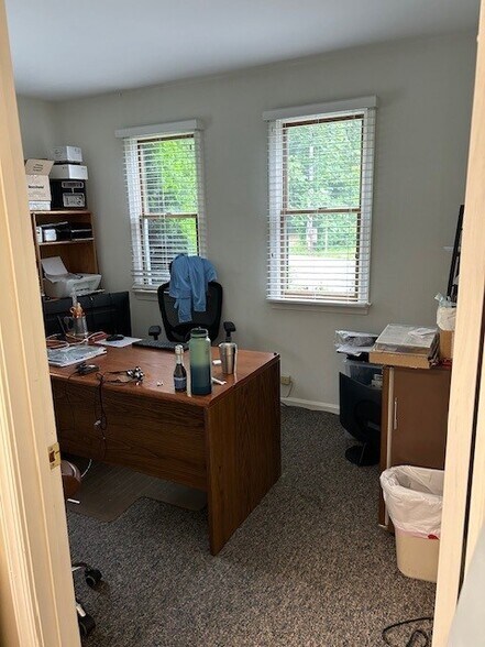 More Photos Of 9901 River Rd, Potomac Medical For Lease