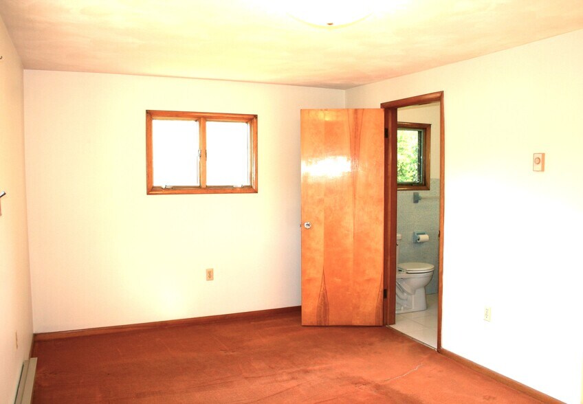 More Photos Of 208 Theatre Rd, Carrolltown Apartments For Sale
