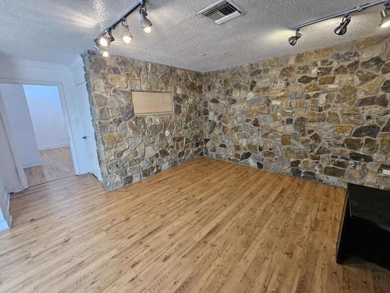 More Photos Of 1401 W Washington St, Orlando Warehouse For Lease