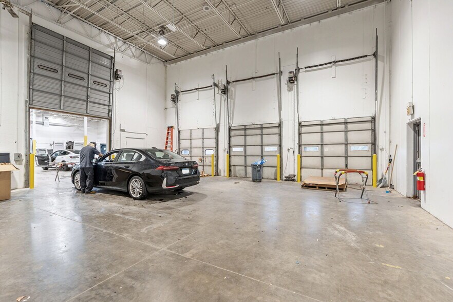 More Photos Of 2905 Lexington Ave S, Eagan Flex For Sale