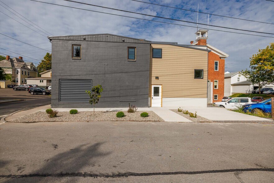 More Photos Of 5 Chestnut St, Geneseo Storefront Retail Office For Lease