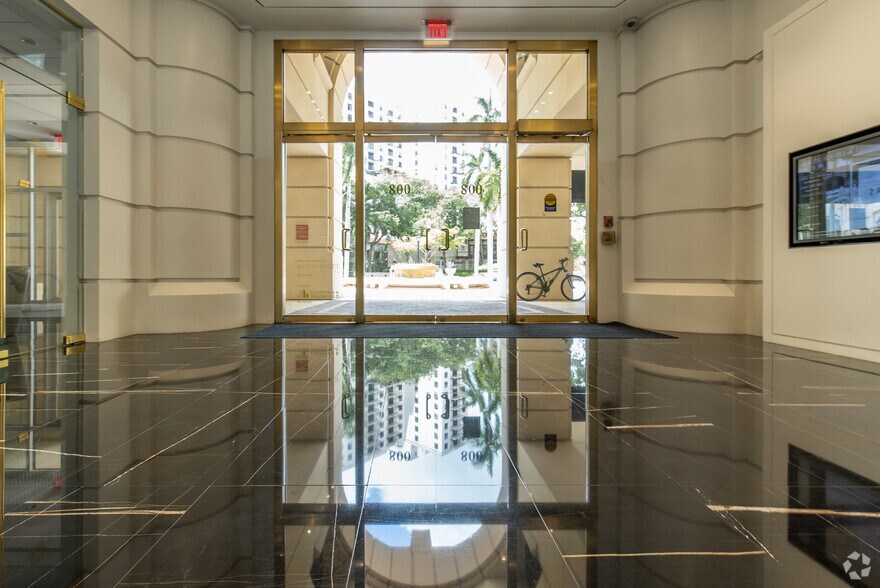 More Photos Of 800 S Douglas Rd, Coral Gables Unknown For Lease