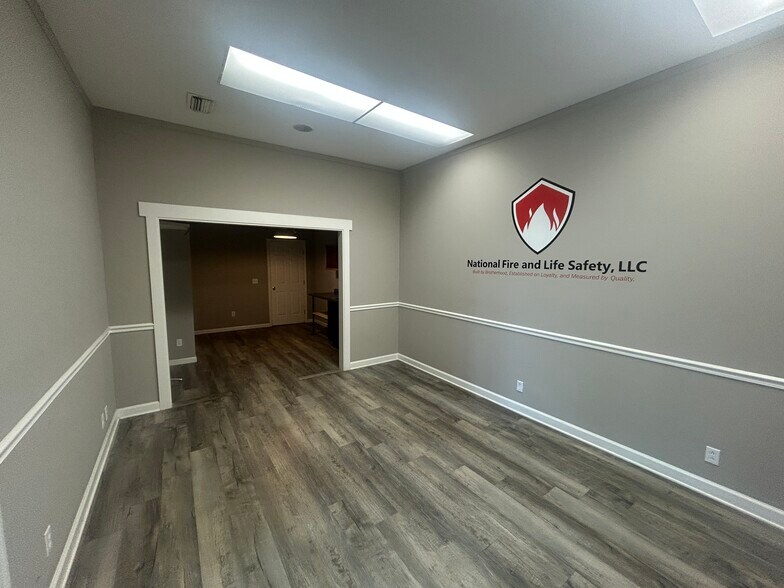 More Photos Of 125 Glancy St, Goodlettsville Office For Sale
