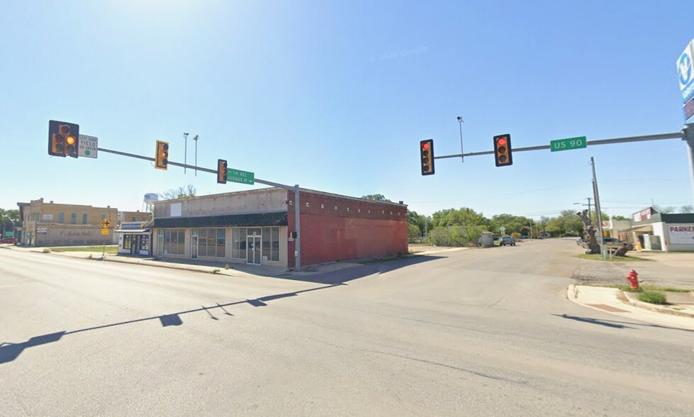 More Photos Of 1907 Avenue M, Hondo Storefront For Sale